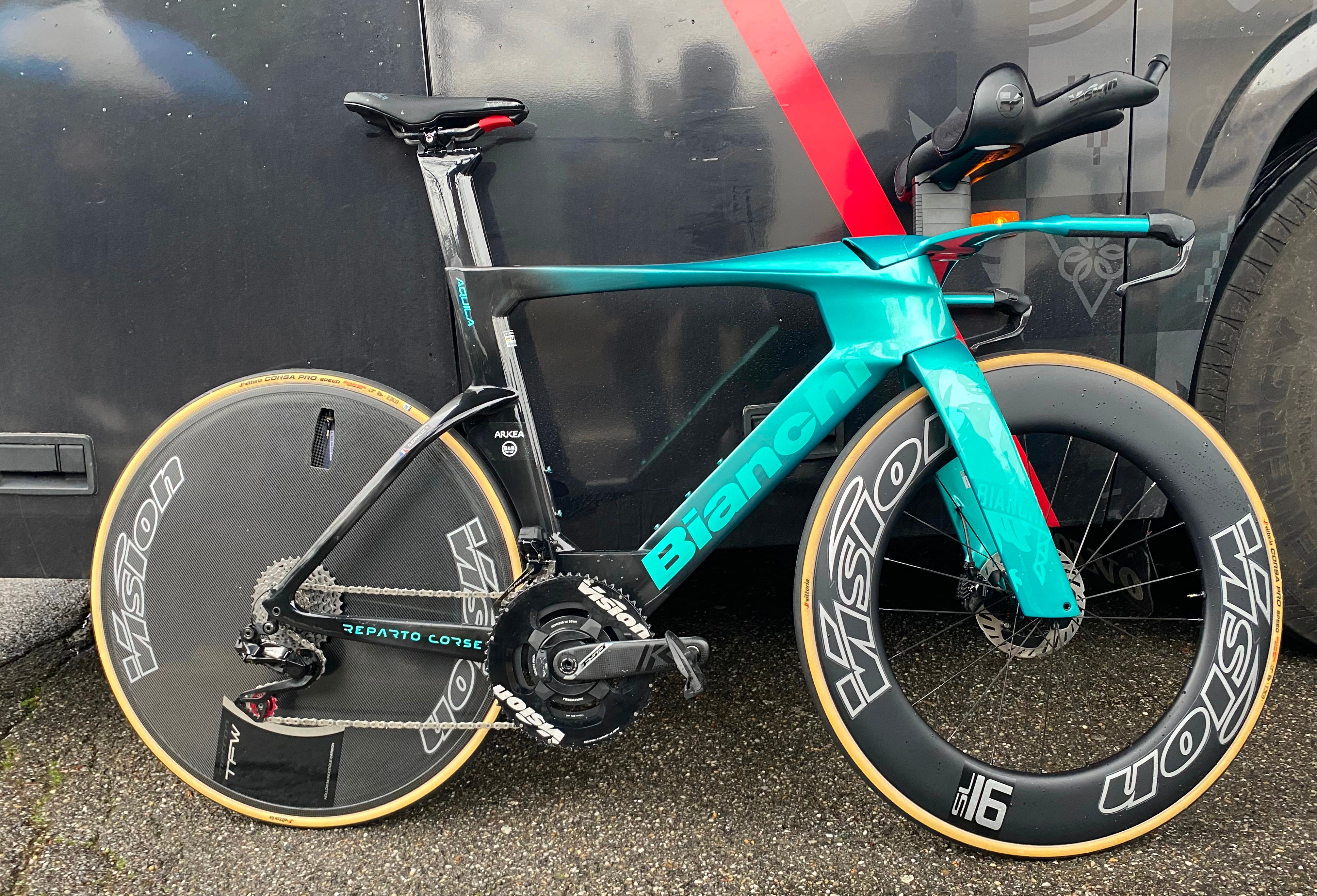 Bianchi TTバイクフレームセット Bianchi's Aquila RC on show at Etoile de Bessèges