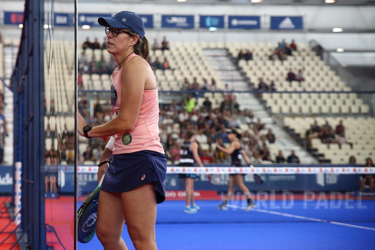 joueuse de padel qui craque mentalement joueuse de padel qui craque mentalement