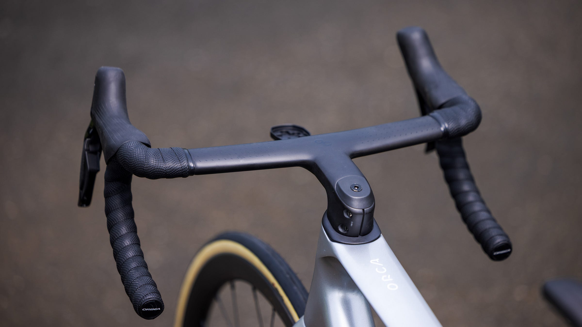 Orbea OC SH RA10 integrated cockpit