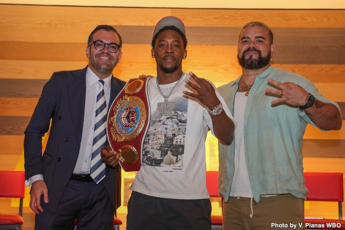 Image: Davis vs. De Los Santos: Start Time, Where to Watch, Venue & Full Fight Card