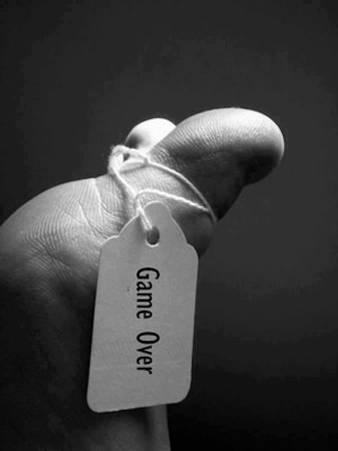 May be a black-and-white image of ‎text that says '‎tan Game סחפג‎'‎