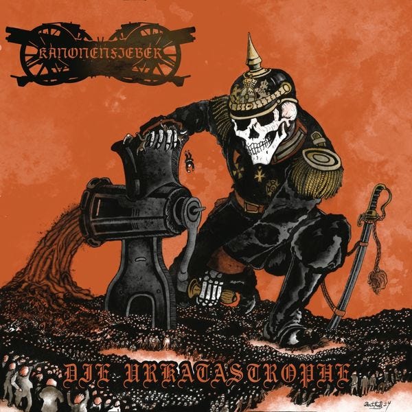 Albumcover Kanonenfieber: Die Urkatastrophe zu sehen ist auf orangen Hintergrund eine Skelettgestalt die gesichtslose Soldaten in einem Fleischwolf dreht