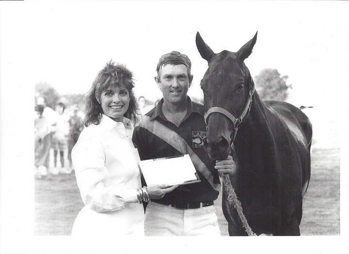(L) 1986 Silver Cup winners - Carter Ranch Stewart Armstrong, Fayyez Uddin, Linda Grey, Charles Smith & Preston Carter (R) 1986 Silver Cup BPP Miss Ellen, Charles Smith - 42477