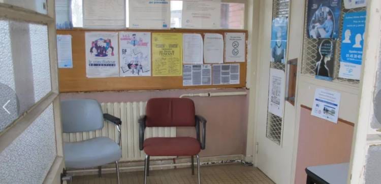 Salle d'accueil d'une brigade de Gendarmerie