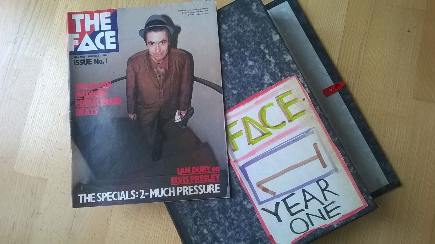 THE FACE MAY 1980 ISSUE No.1 スキンズ パンク The Face Magazine - a reflection - by Ian Trowell