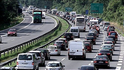 picture of heavy traffic on a motorway
