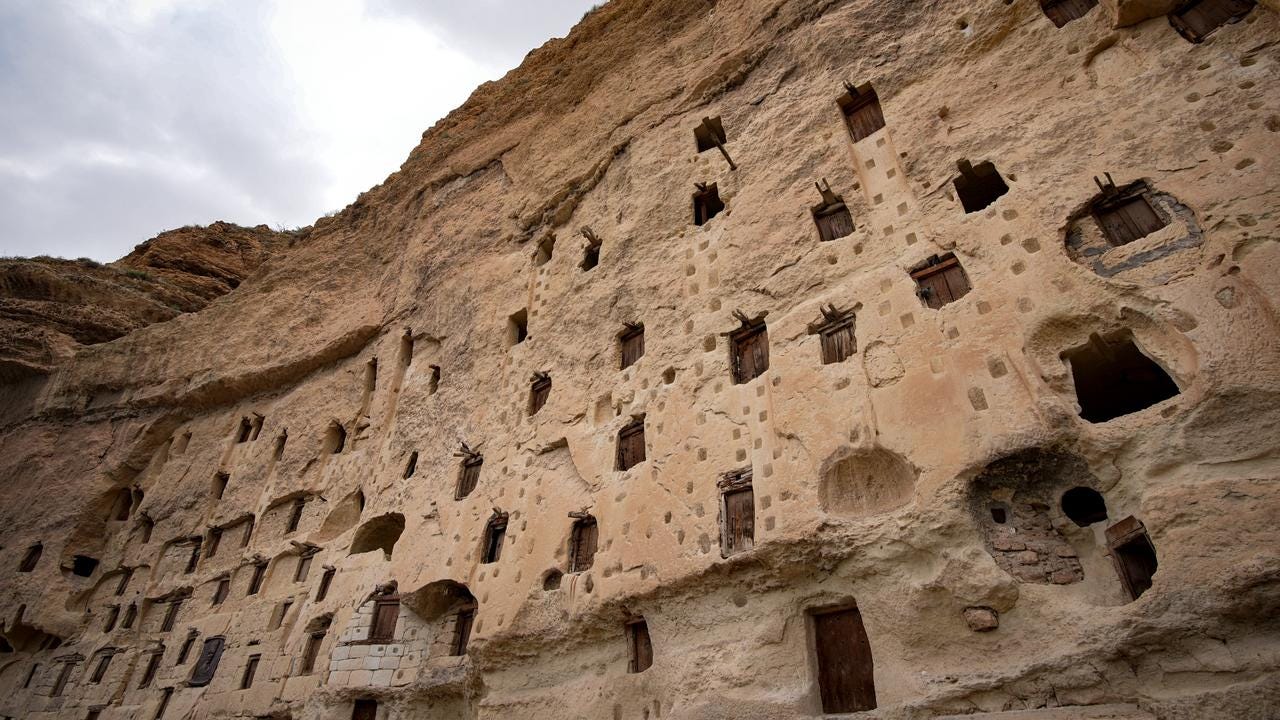 Hand-carved, 5-level Manazan Caves draw hundreds of visitors to central Türkiye - Türkiye Today Hand-carved, 5-level Manazan Caves draw hundreds of visitors to central Türkiye - Türkiye Today