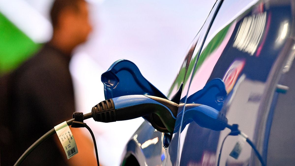 随着中国扩大稀土出口管制政策,欧盟开始寻求与美国的合作,以减少对电动车行业的冲击。(AP) 随着中国扩大稀土出口管制政策,欧盟开始寻求与美国的合作,以减少对电动车行业的冲击。(AP)