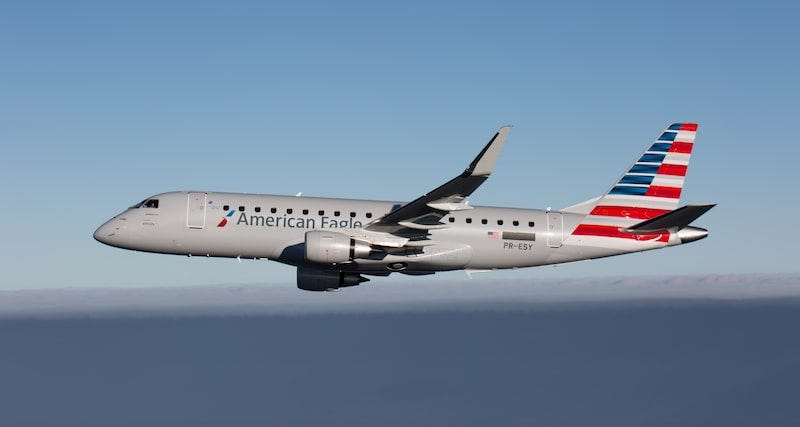 A American Airlines assinou um pedido firme com a Embraer para três novos jatos E175.