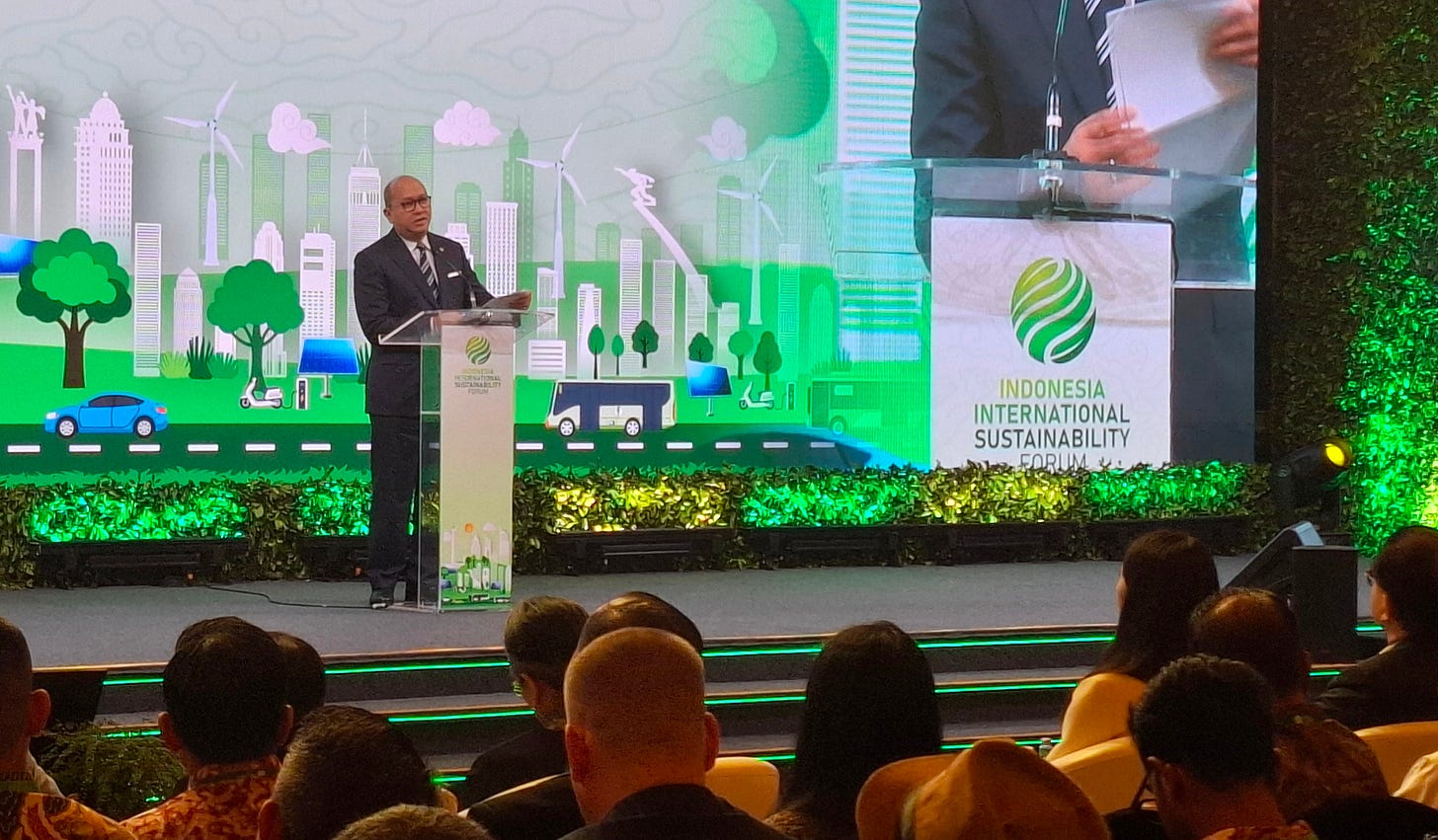 Indonesia’s Investment and Downstreaming Minister Rosan Roeslani delivers his speech, highlighting Indonesia’s renewable energy potential and investment opportunities in the sector Indonesia’s Investment and Downstreaming Minister Rosan Roeslani delivers his speech, highlighting Indonesia’s renewable energy potential and investment opportunities in the sector
