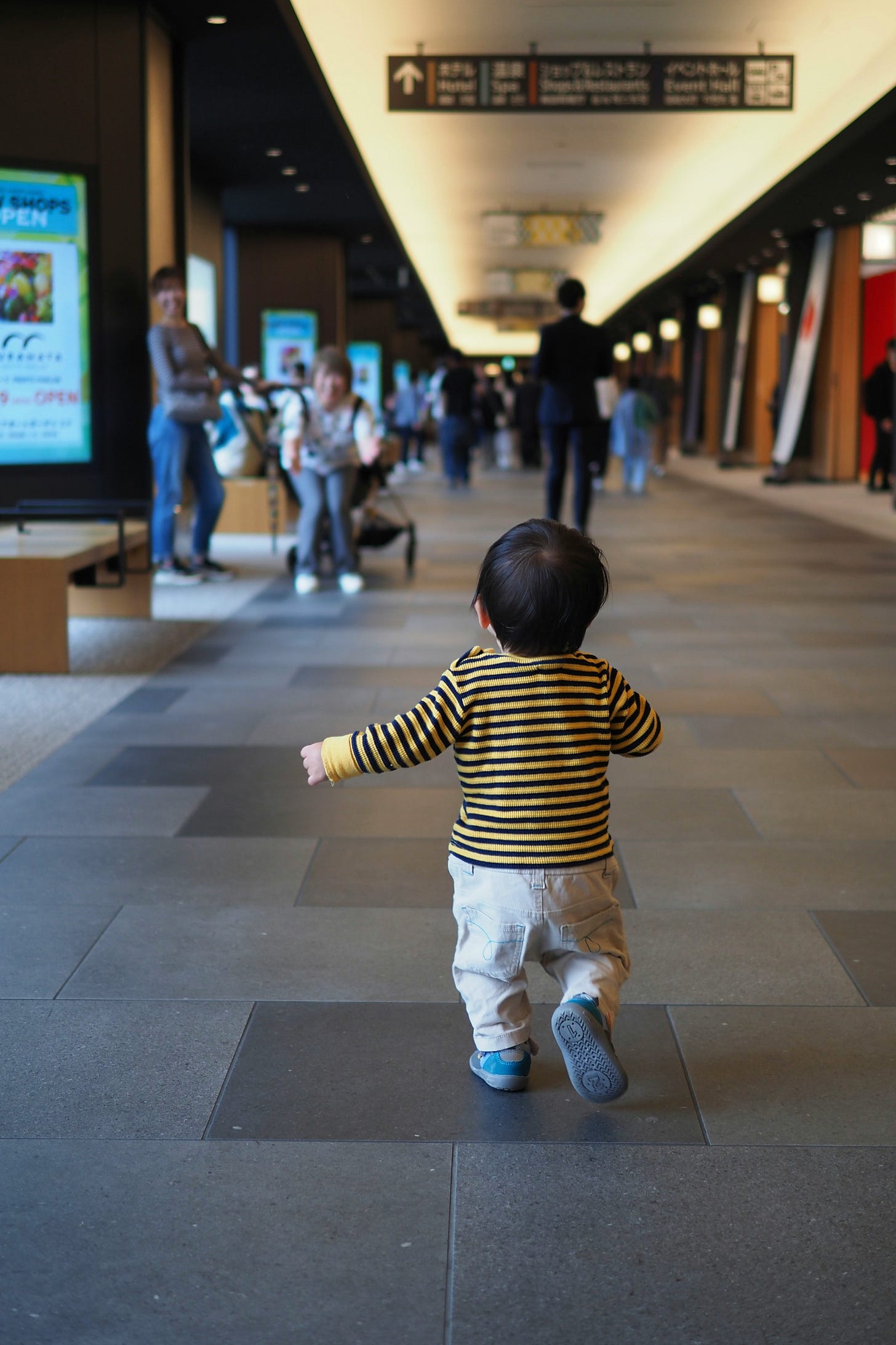 Photo by <a href="https://unsplash.com/@kazuo513?utm_source=unsplash&utm_medium=referral&utm_content=creditCopyText">Kazuo ota</a> on <a href="https://unsplash.com/photos/a-baby-runs-down-a-long-hallway-IP7Up7YoIoU?utm_source=unsplash&utm_medium=referral&utm_content=creditCopyText">Unsplash</a>       