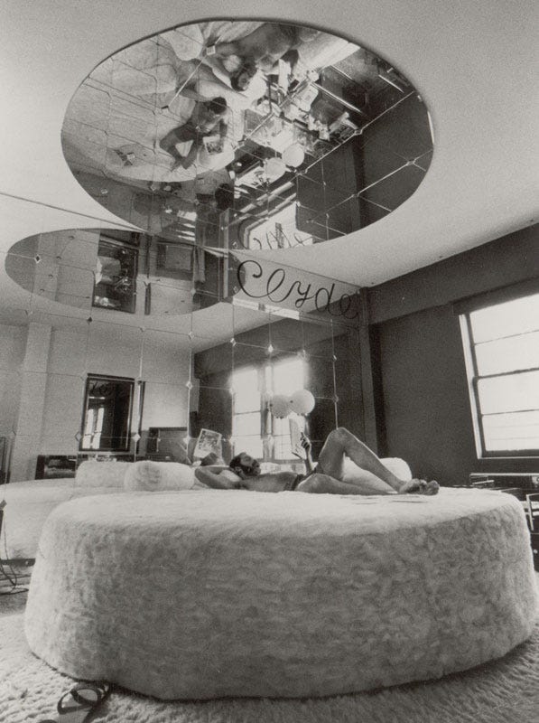 SI Vault على X: "When you're Walt Frazier in 1971, you sleep in a huge  round bed with mirrored walls and ceilings: http://t.co/lboW46DP" / X