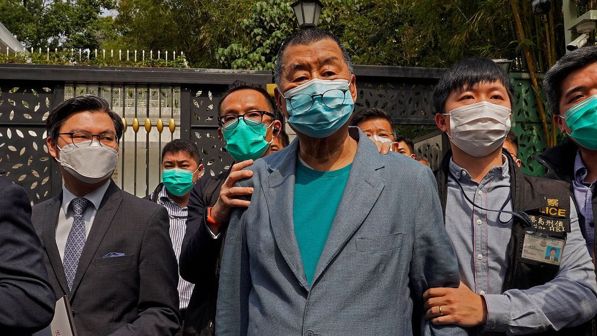 2020年4月18日,香港传媒大亨黎智英在香港家中被警方逮捕。(美联社) 2020年4月18日,香港传媒大亨黎智英在香港家中被警方逮捕。(美联社)