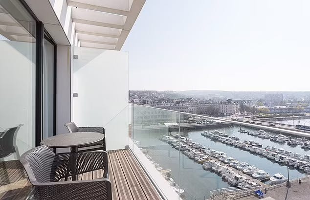 Apartment-cum-hotel Evancy offers great views across Boulogne's port