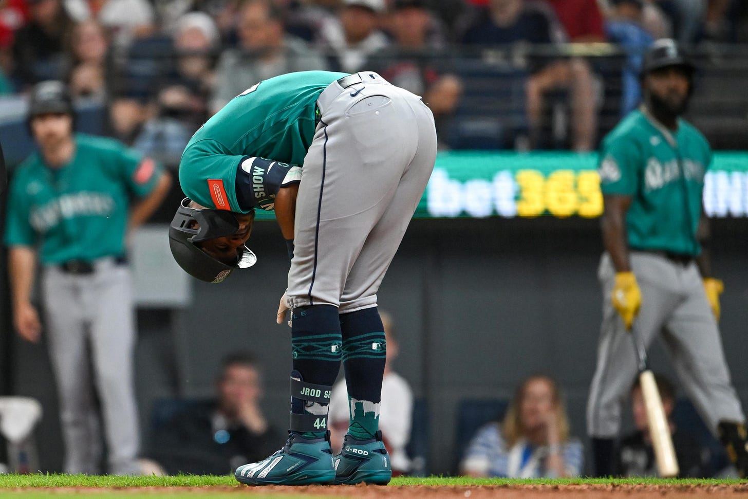 Mariners lose 4-3 to Guardians, fail to find answers | Lookout Landing