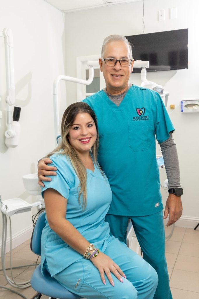 Dr. Miguel Reyes y su hija la Dr. Christina Reyes
