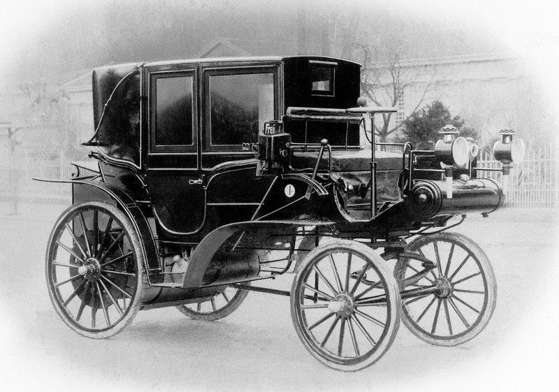 The world's first motorized taxi cab