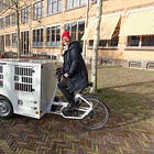 The specialised cargobike used by an Amsterdam dog walking company🐕