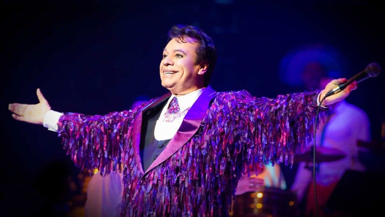 Juan Gabriel was known for his lively concert performances, which sometimes lasted as long as 5 hours. Juan Gabriel was known for his lively concert performances, which sometimes lasted as long as 5 hours.