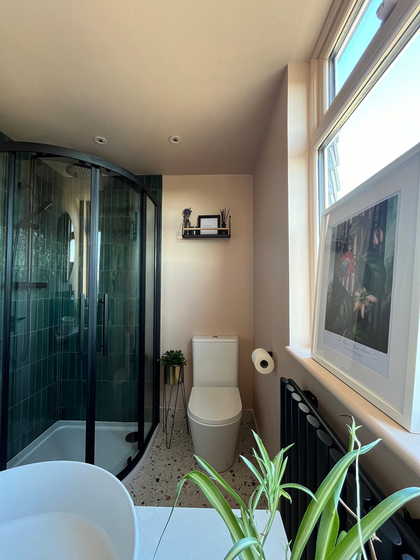 en suite, toilet, porcelain tiles, terrazzo tiles en suite, toilet, porcelain tiles, terrazzo tiles