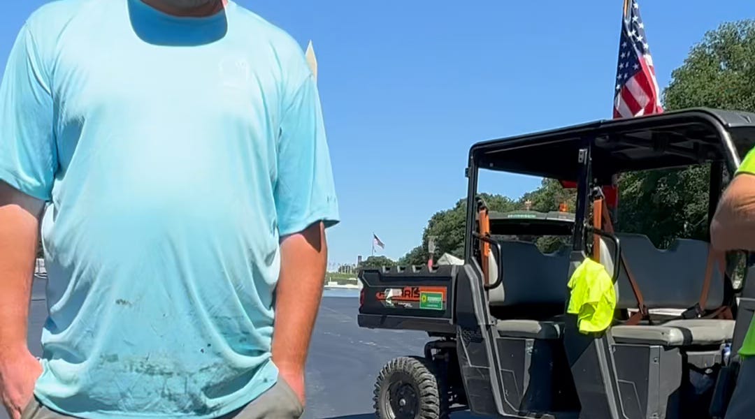 Lincoln Reflecting Pool Crews on Trump Repairs