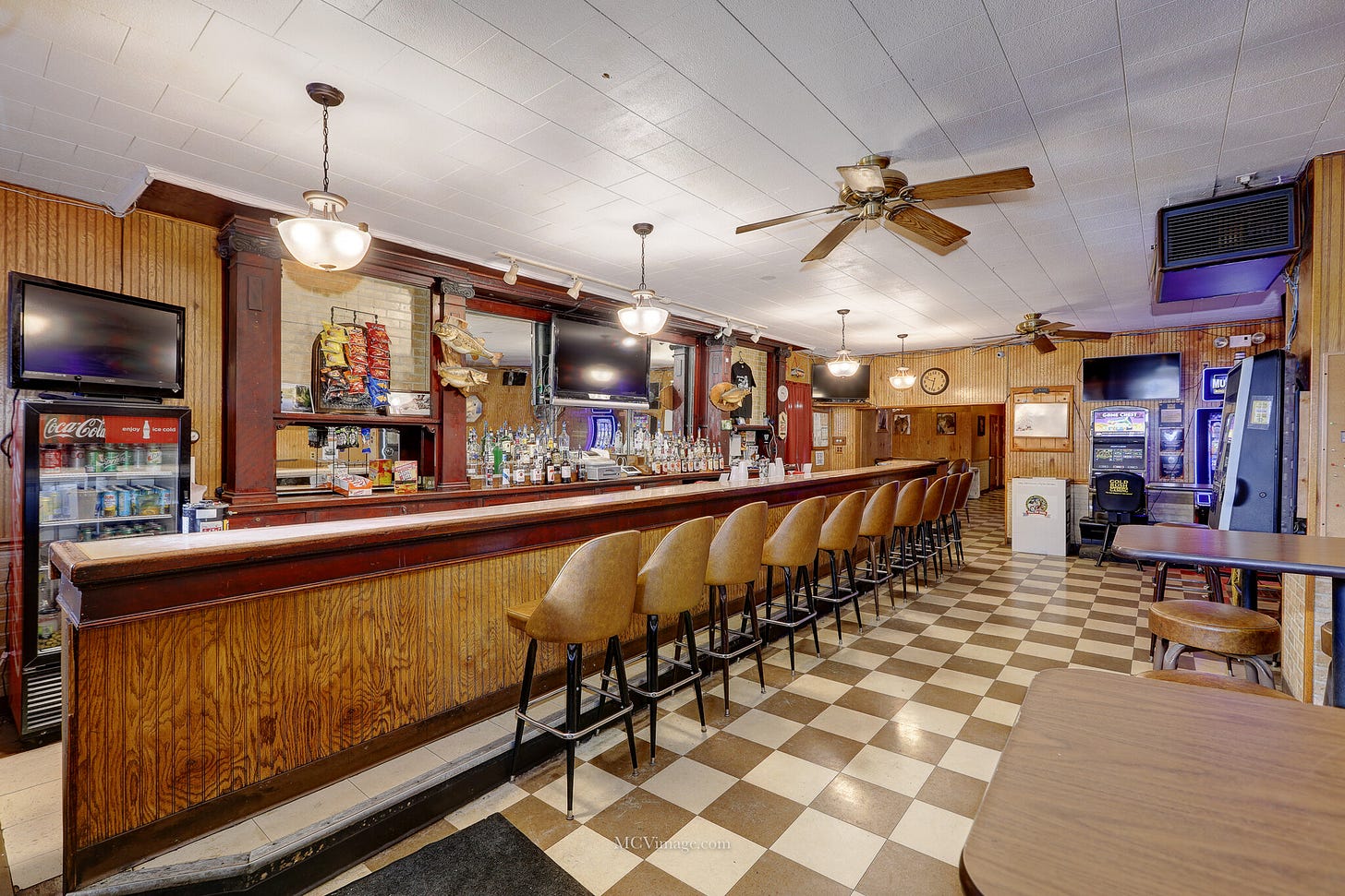 Chet’s Melody Lounge (Interior)