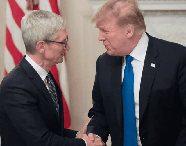 Outgoing Apple CEO Tim Cook (left) and U.S. President Donald Trump Outgoing Apple CEO Tim Cook (left) and U.S. President Donald Trump