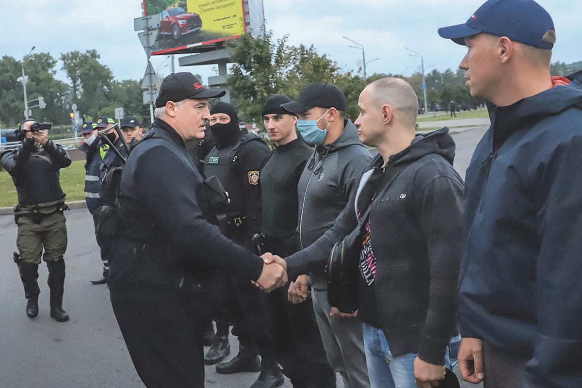 Спасибо, вы красавцы!» Это сказал наш Президент два года назад, и силовики  ответили: «Мы с вами! До конца!»