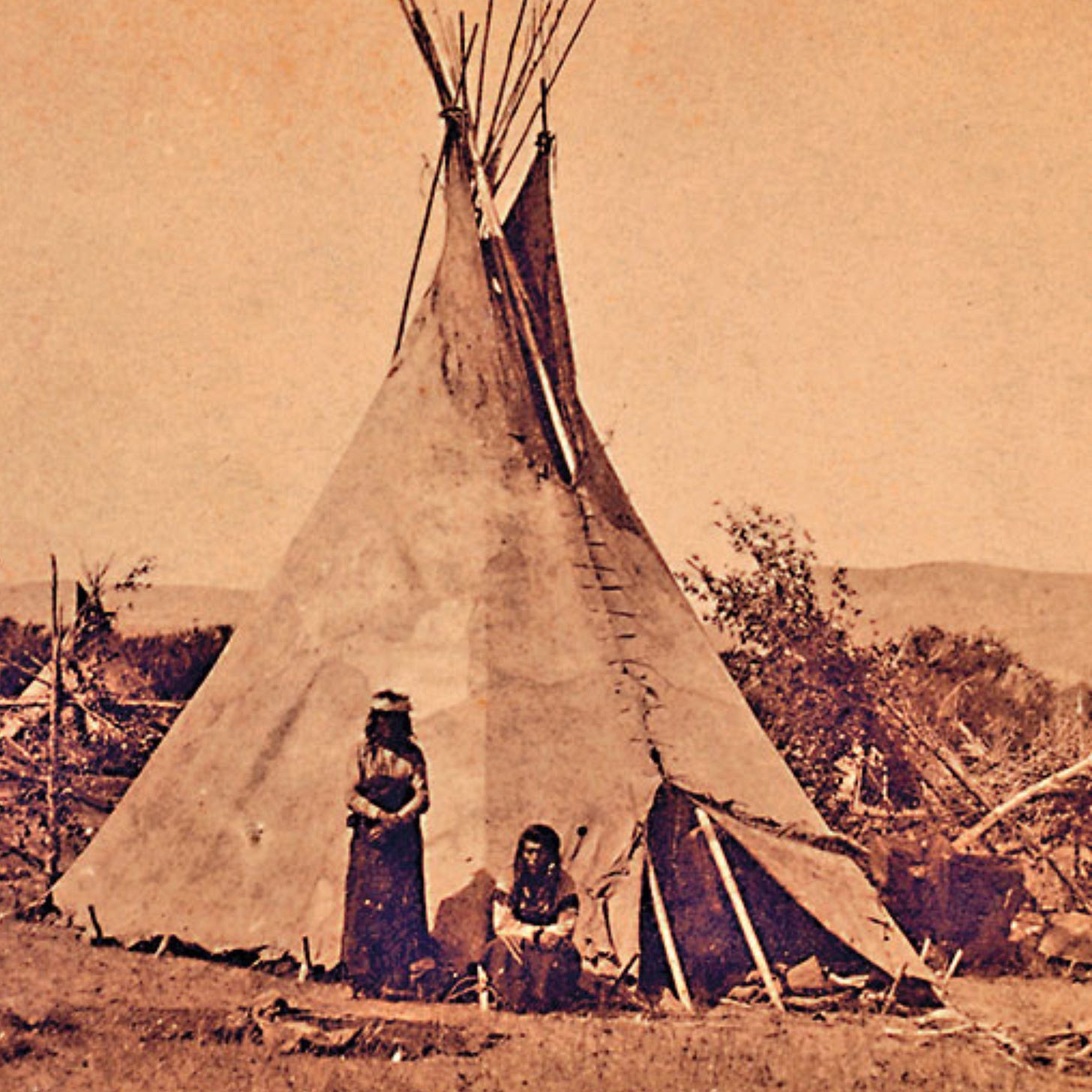 Photo of a Nez Perce lodge.