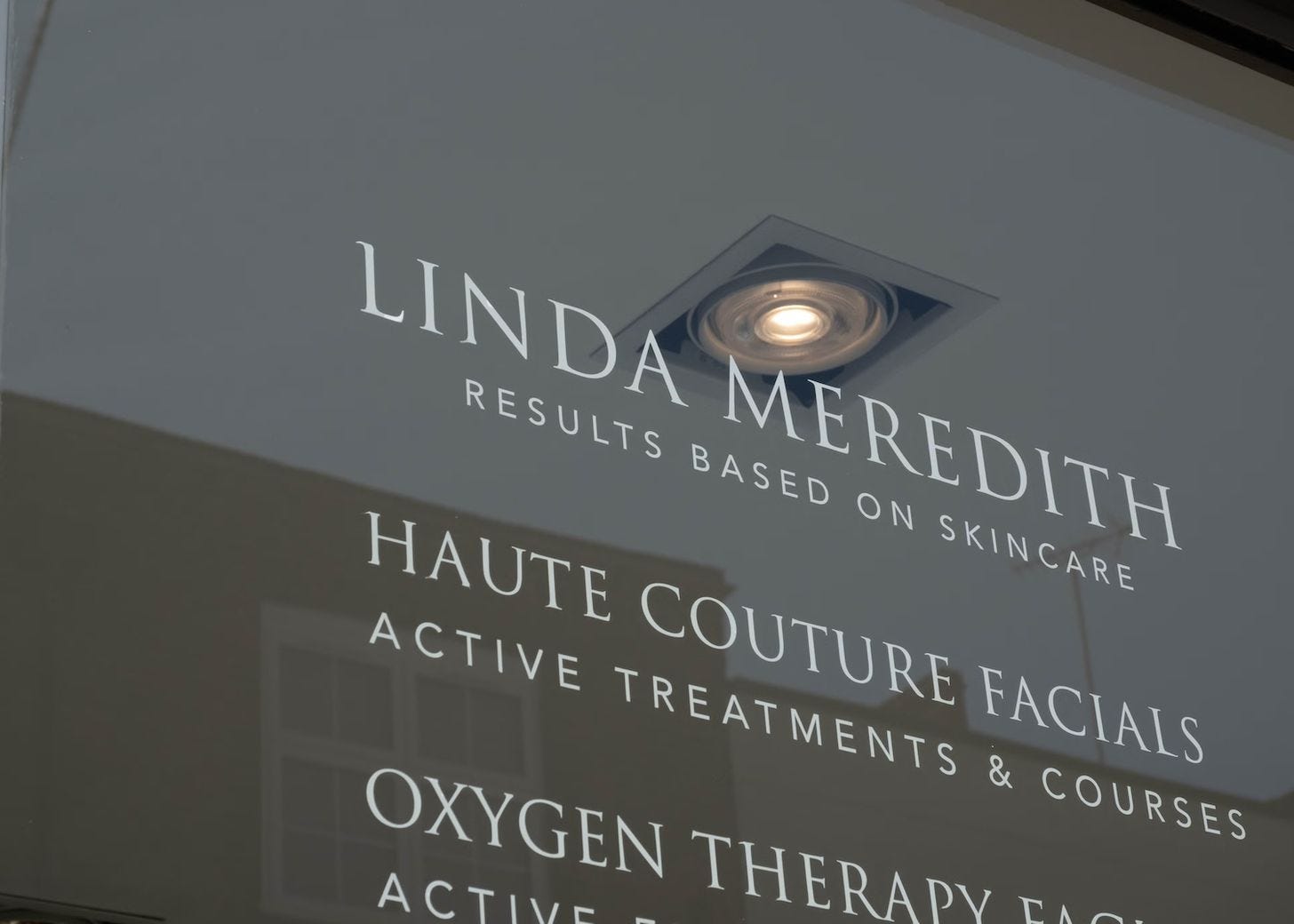 Linda Meredith in London. Linda Meredith in London.