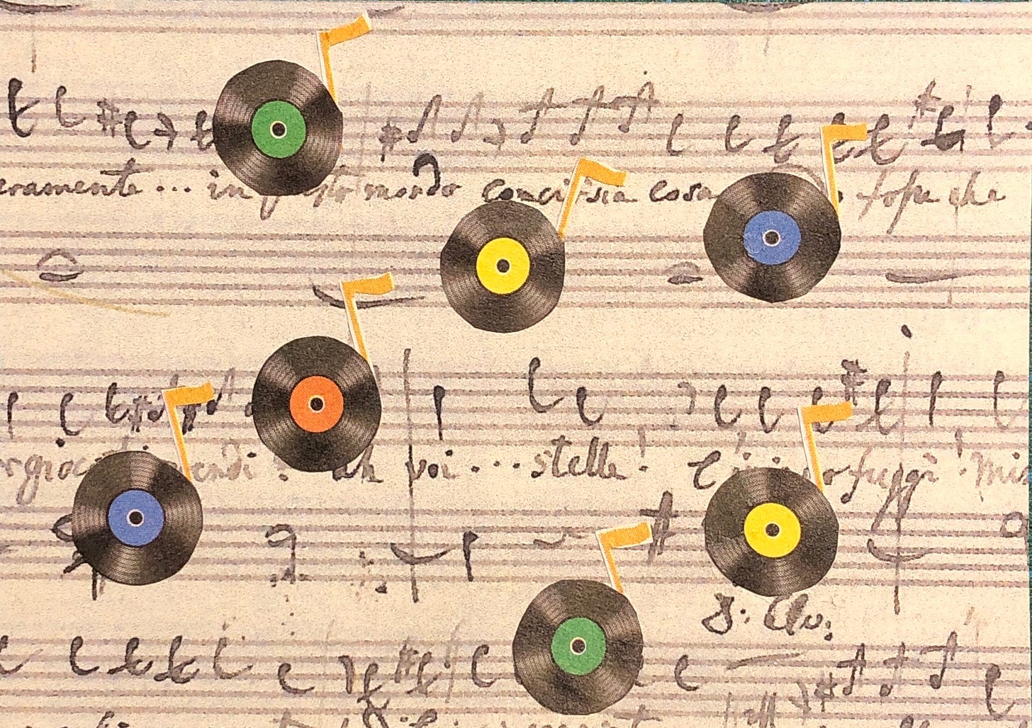 Photo d'une partition sur laquelle on été collées des notes de musique dont les têtes ont été remplacées par des disques vinyles.