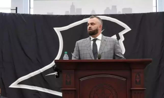 Sunday Notebook: Digging into portal decisions on The Friar Podcast, USF transfers hit the market