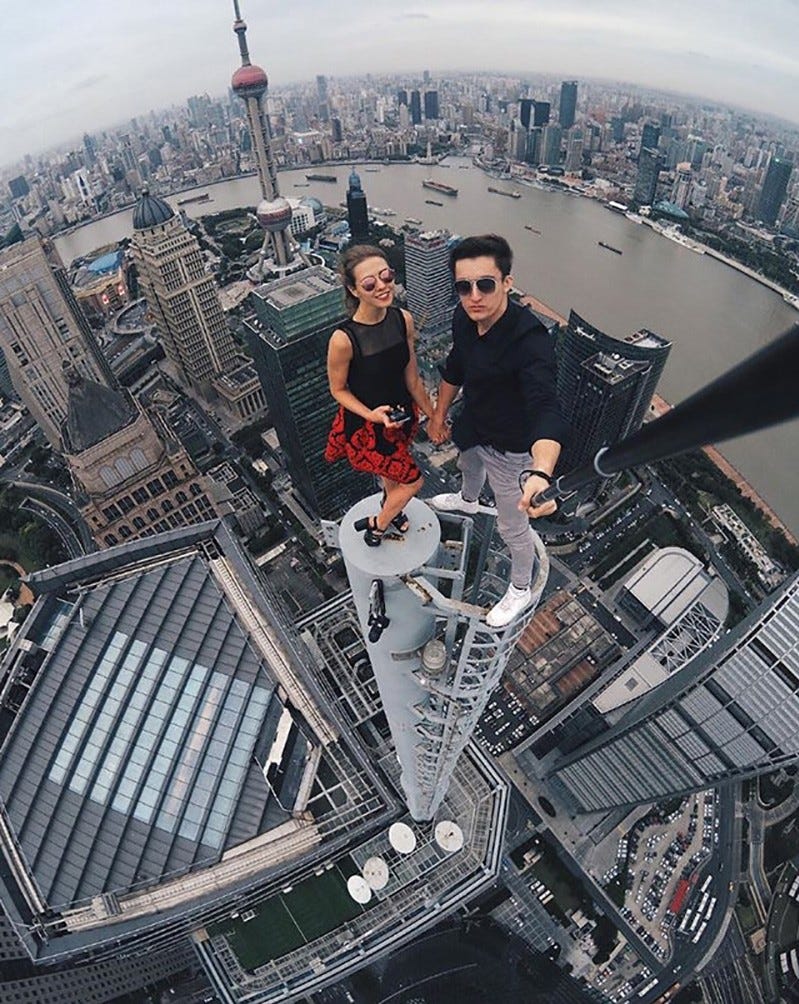 Nearly 260 people have died taking selfies since 2011, study says | Daily  Sabah