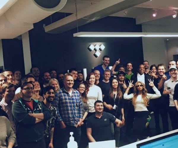 jay z tidal staff all white for him beyonce 2015 gossip jay z tidal staff all white for him beyonce 2015 gossip
