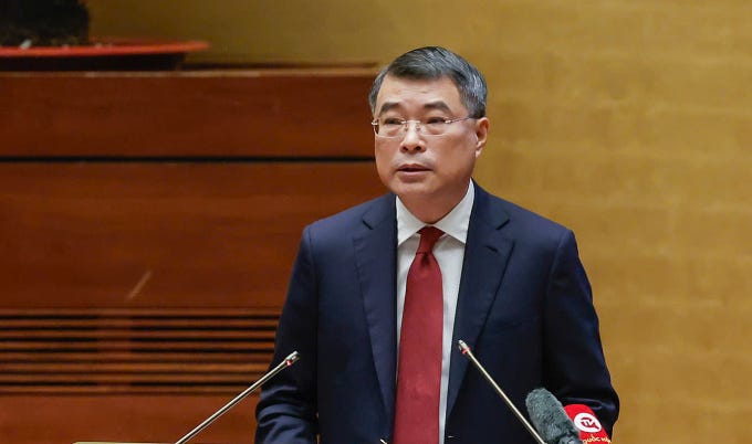 Ông Lê Minh Hưng, Trưởng Ban Tổ chức Trung ương đọc báo cáo sáng 1/12. Ảnh: Nhật Bắc Ông Lê Minh Hưng, Trưởng Ban Tổ chức Trung ương đọc báo cáo sáng 1/12. Ảnh: Nhật Bắc