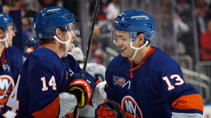 NY Islanders: A Mathew Barzal return would be huge for Bo Horvat NY Islanders: A Mathew Barzal return would be huge for Bo Horvat