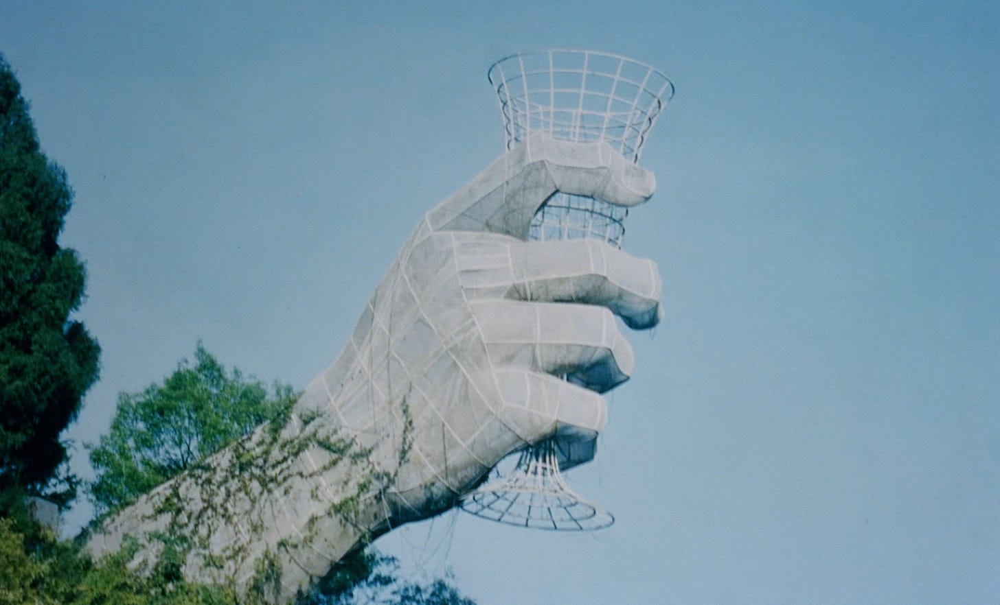 Maotai_highway_wine_glass_installation.original.jpg (3124×2075)