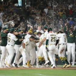 Kurtz focuses only on walk-off homer -- then does it vs. Astros Kurtz focuses only on walk-off homer -- then does it vs. Astros