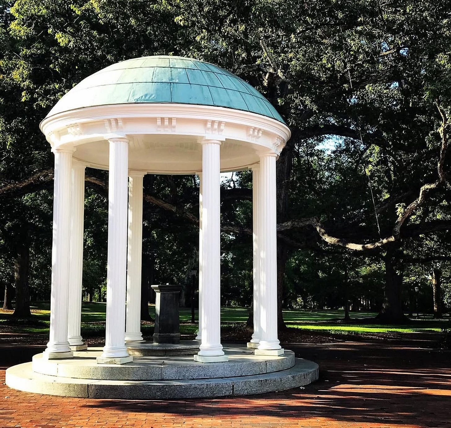 The Old Well is shown on the University of North Carolina at Chapel Hill campus.