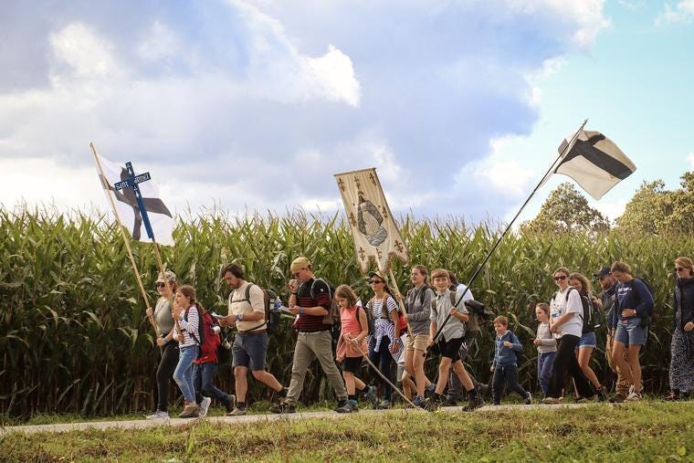 Pilgrims make their way to the St. Anne Shrine in Brittany via the Feiz e Breizh in 2024.