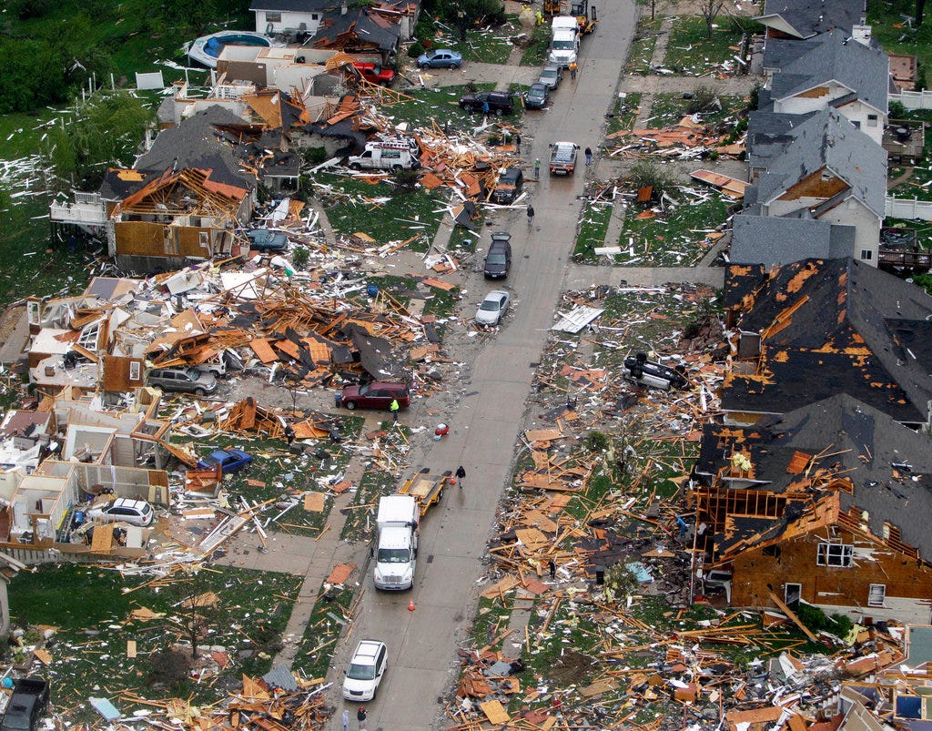 Tornadoes Tear Through St. Louis, Shutting Down the Airport - The New ...