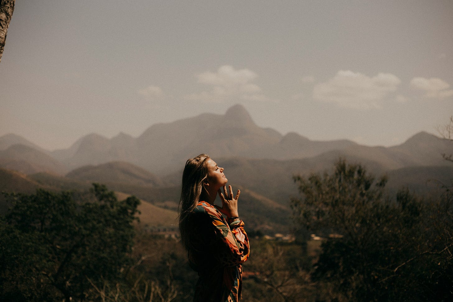 woman landscape, divine, marcos paulo prado