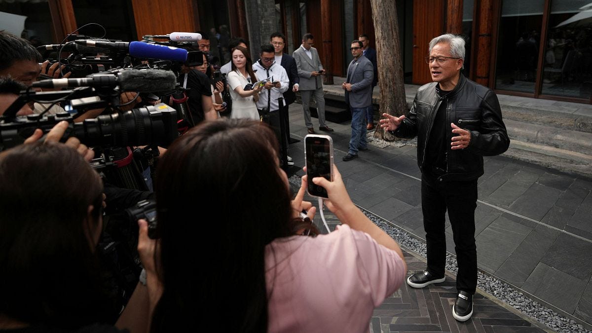 辉达执行长黄仁勋出席中国供应链促进博览会。(美联社) 辉达执行长黄仁勋出席中国供应链促进博览会。(美联社)