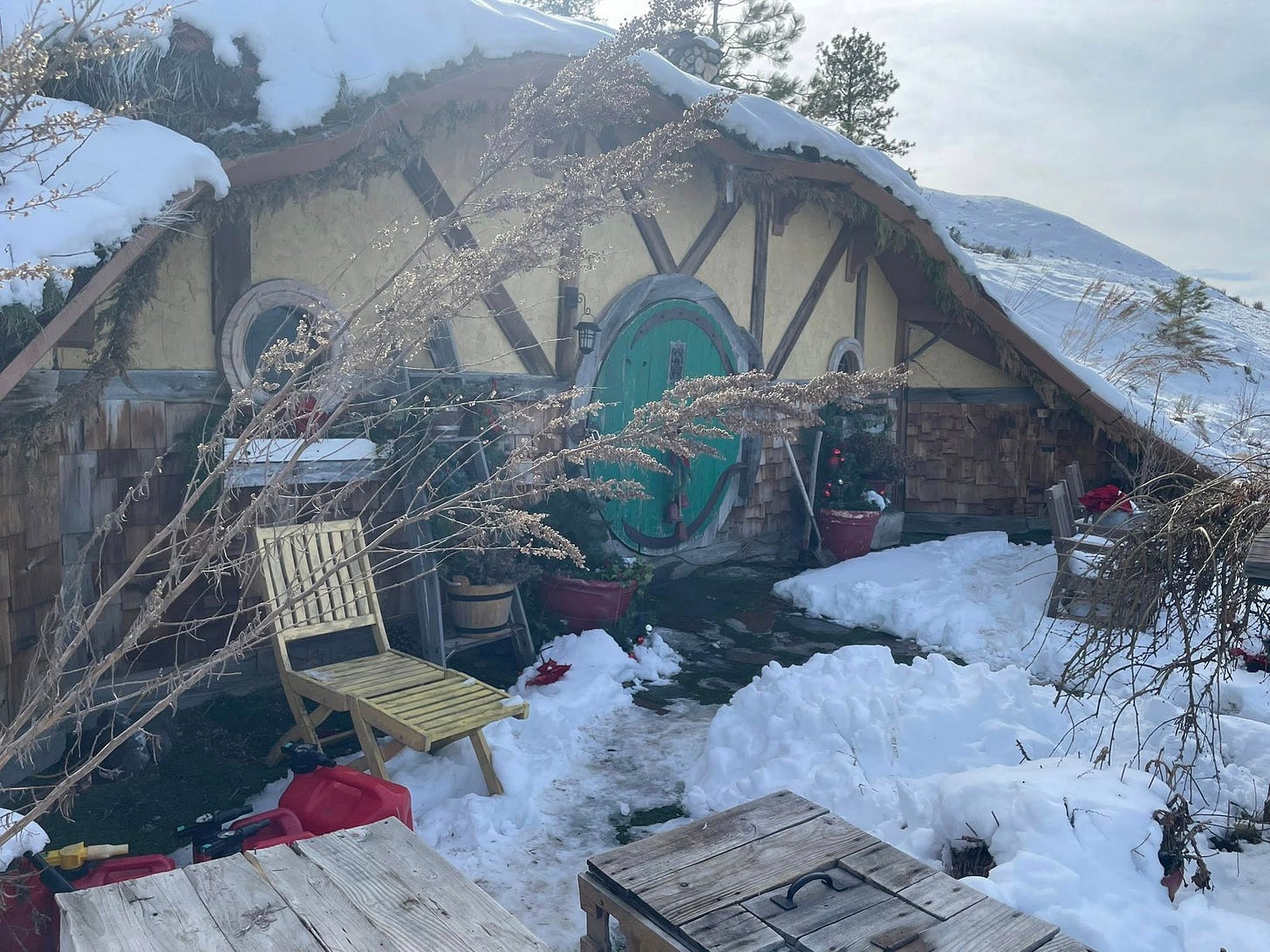 No photo description available.