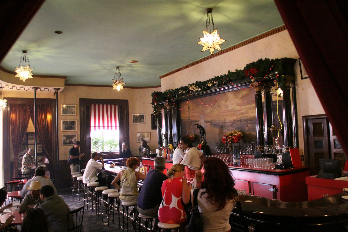 Ficheiro:Floridita bar, Havana, Cuba 1.jpg – Wikipédia, a enciclopédia livre