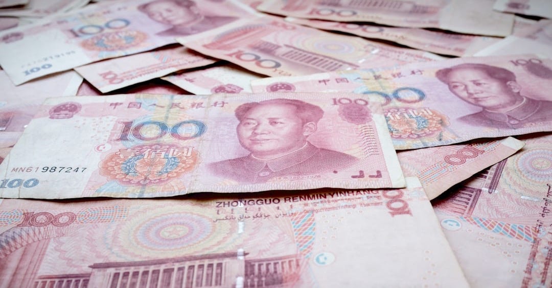 100 Chinese yuan banknotes 100 Chinese yuan banknotes