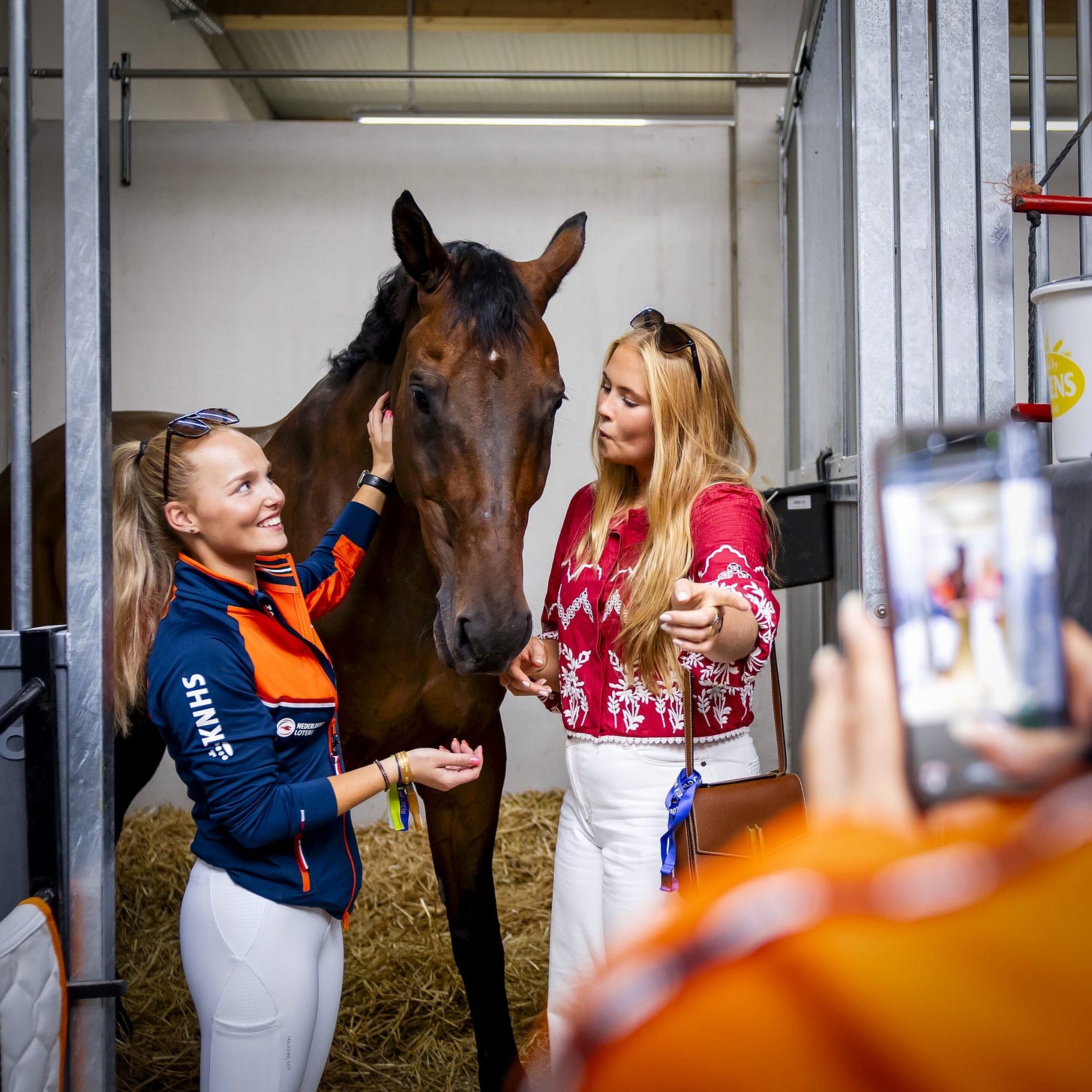 Prinses Amalia met dressuuramazone Rowena Weggelaar | foto ANP