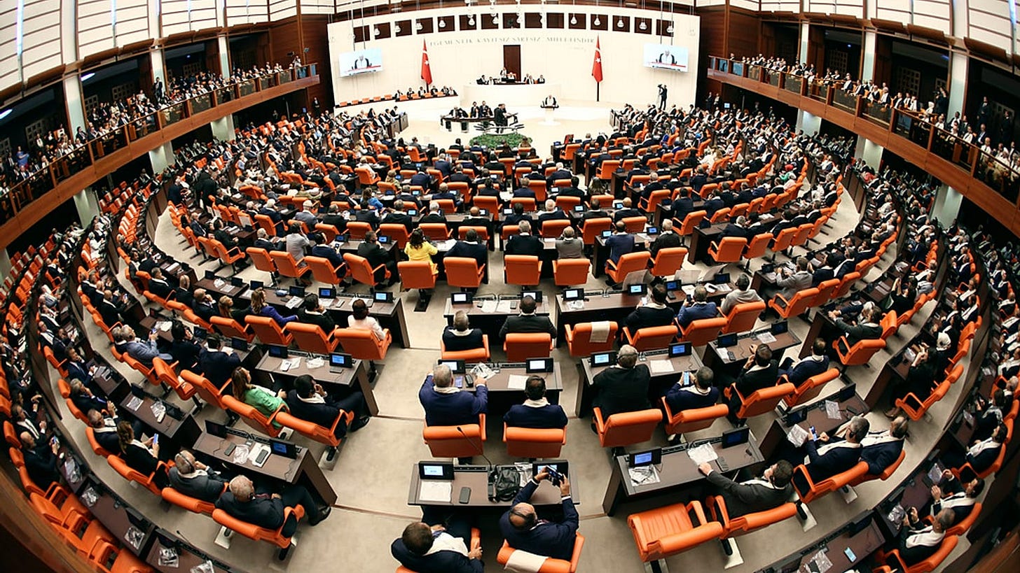 TBMM'de kurulan 'çözüm süreci komisyonu' İmralı oylamasıyla toplanıyor | Euronews TBMM'de kurulan 'çözüm süreci komisyonu' İmralı oylamasıyla toplanıyor | Euronews