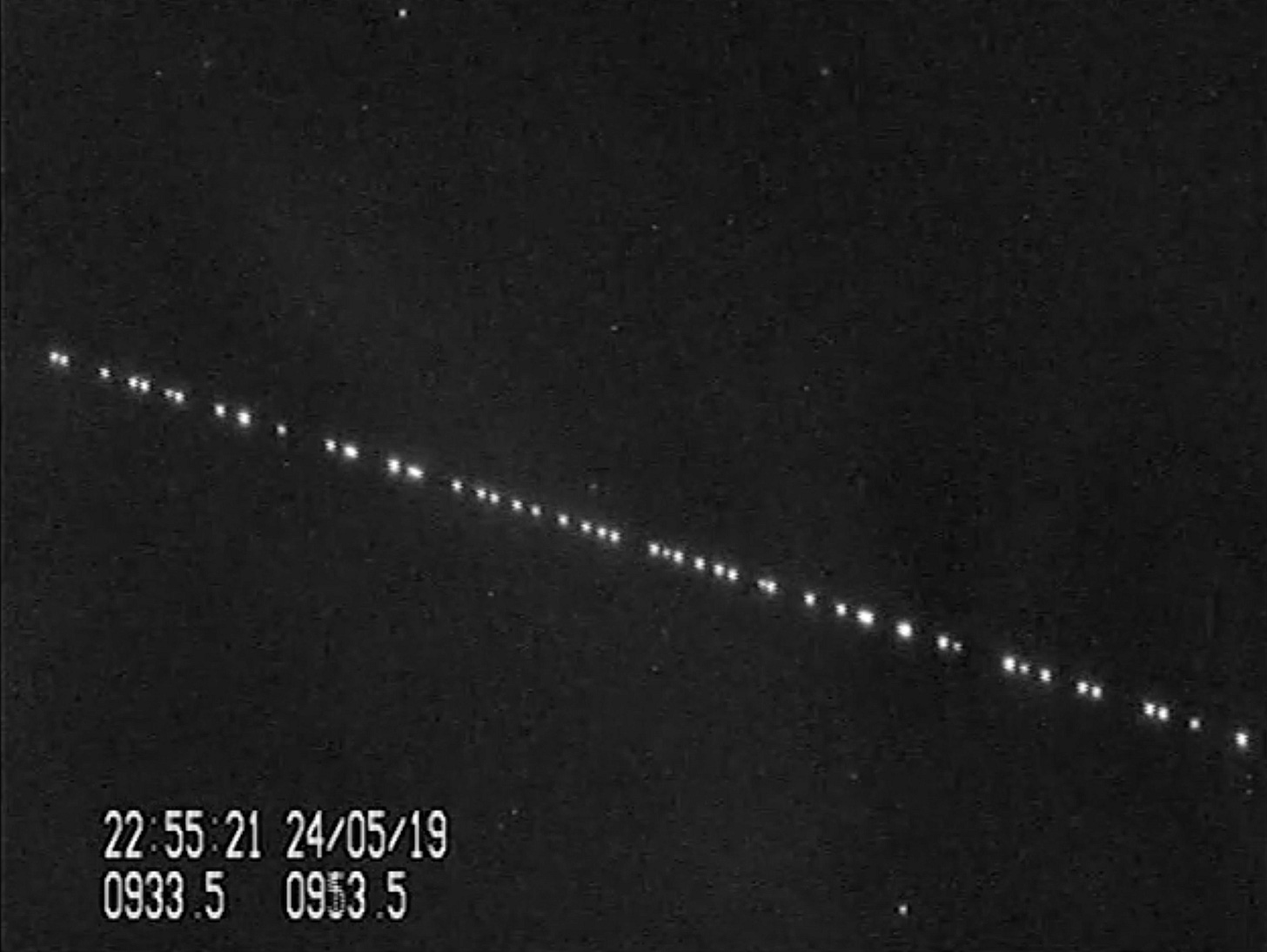 Wow! This Is What SpaceX's Starlink Satellites Look Like in the Night Sky | Space Wow! This Is What SpaceX's Starlink Satellites Look Like in the Night Sky | Space