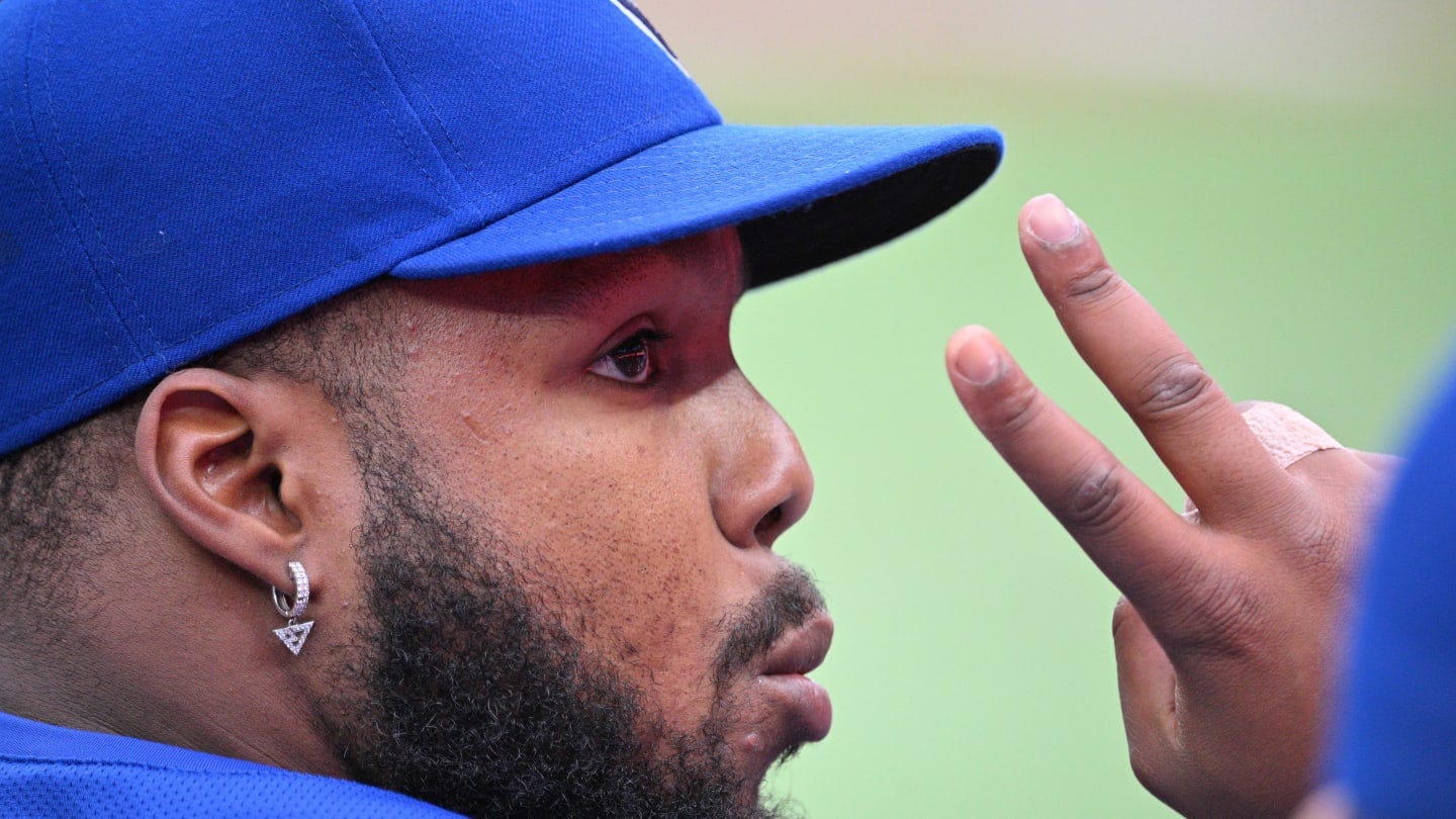 Toronto Blue Jays' Star Does Something Never Done in Baseball History After  Earning A